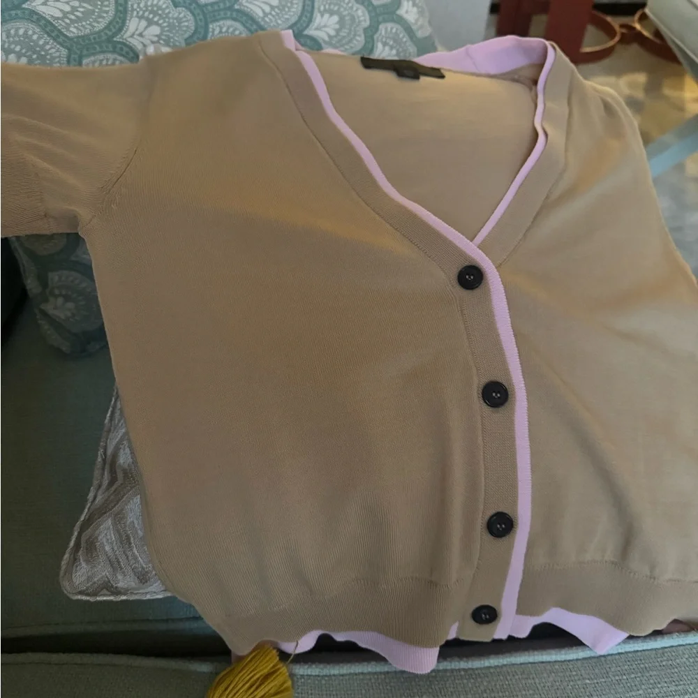 Zara | V neck cardigan with short sleeves Front button closure Double-layer trim - Picture 7 of 8